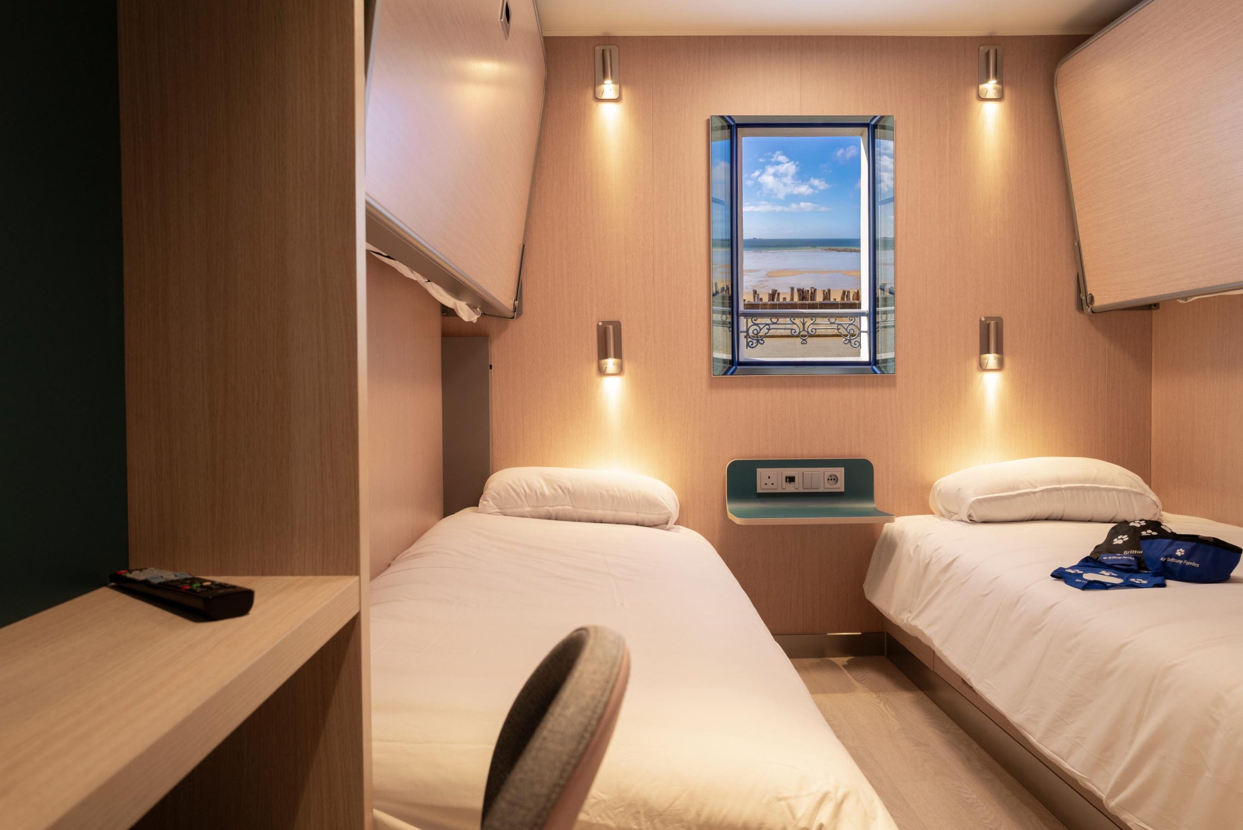 4-berth inside pet-friendly cabin on the MV Saint-Malo with vinyl flooring