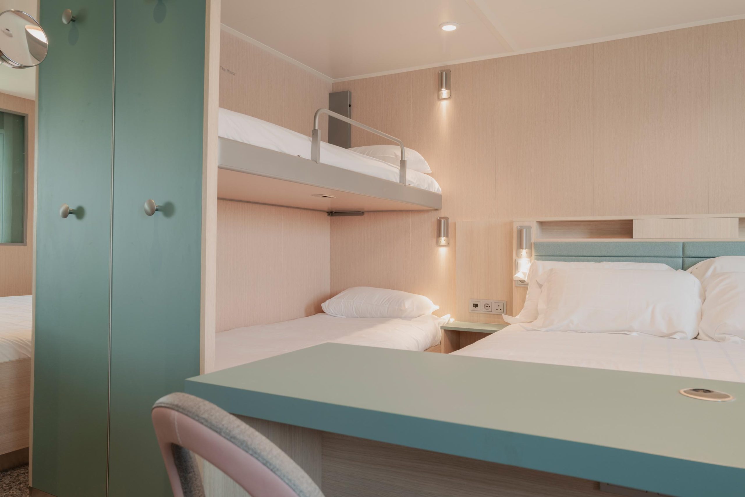 6-berth outside cabin on the MV Saint-Malo with queen-size bed, twin beds and fold-down beds
